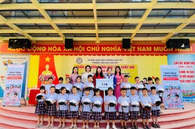 TRAO TẶNG MŨ BẢO HIỂM -  GỬI TRỌN YÊU THƯƠNG ĐẾN HỌC SINH!
